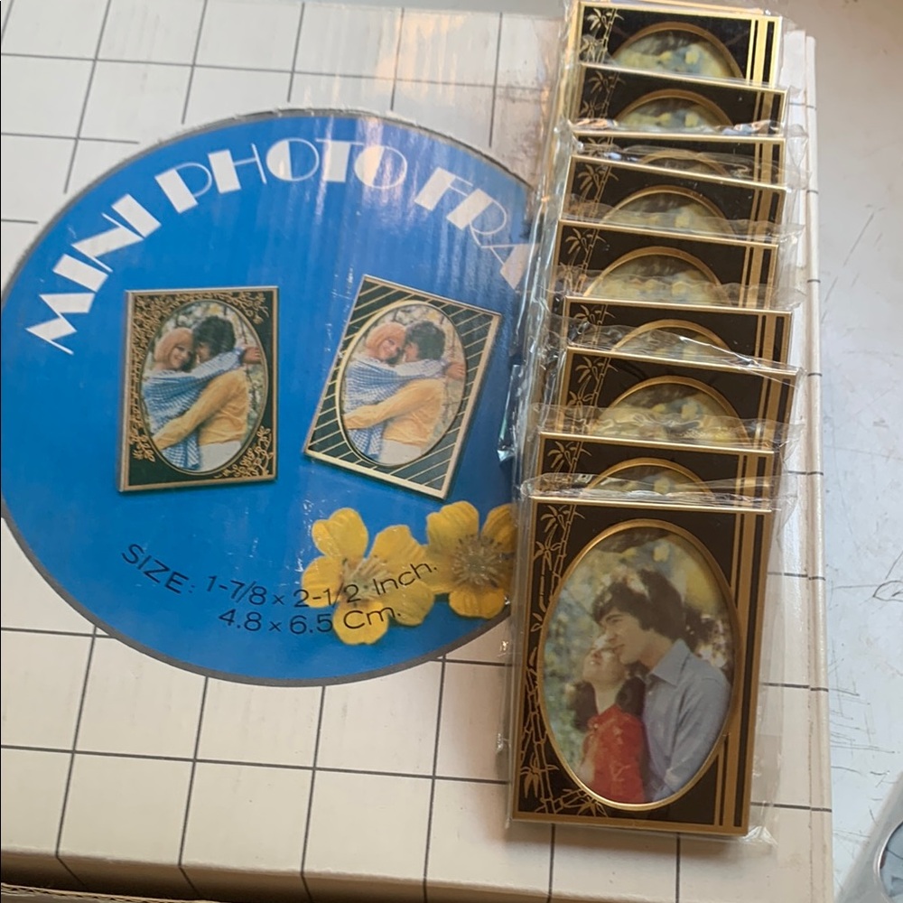 Retro Gold and Black Mini Photo Frames set/10